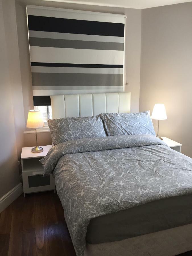 Apartamento Stunning 2 Bed Flat Shepherds Bush Londres Exterior foto