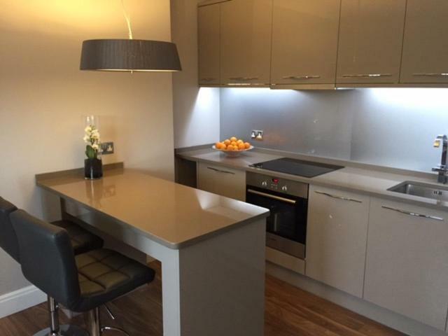 Apartamento Stunning 2 Bed Flat Shepherds Bush Londres Exterior foto