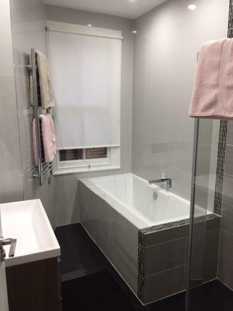 Apartamento Stunning 2 Bed Flat Shepherds Bush Londres Exterior foto